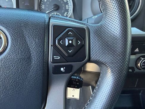 Used 2017 Toyota Tacoma SR5 image 22