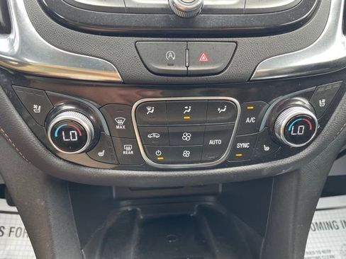 Used 2023 Chevrolet Equinox Premier image 25