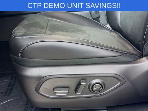 New 2025 Jeep Grand Cherokee Altitude image 18