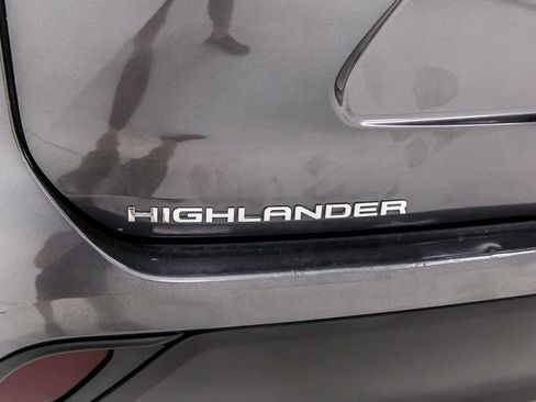 Used 2020 Toyota Highlander XLE FWD image 4