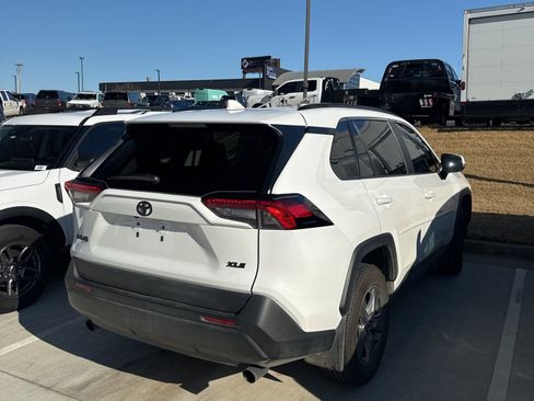 Used 2024 Toyota RAV4 XLE image 3