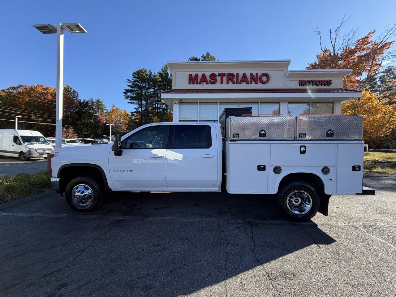 Used 2022 Chevrolet Silverado 3500 LT w/ Convenience Package AWD/4WD image 9
