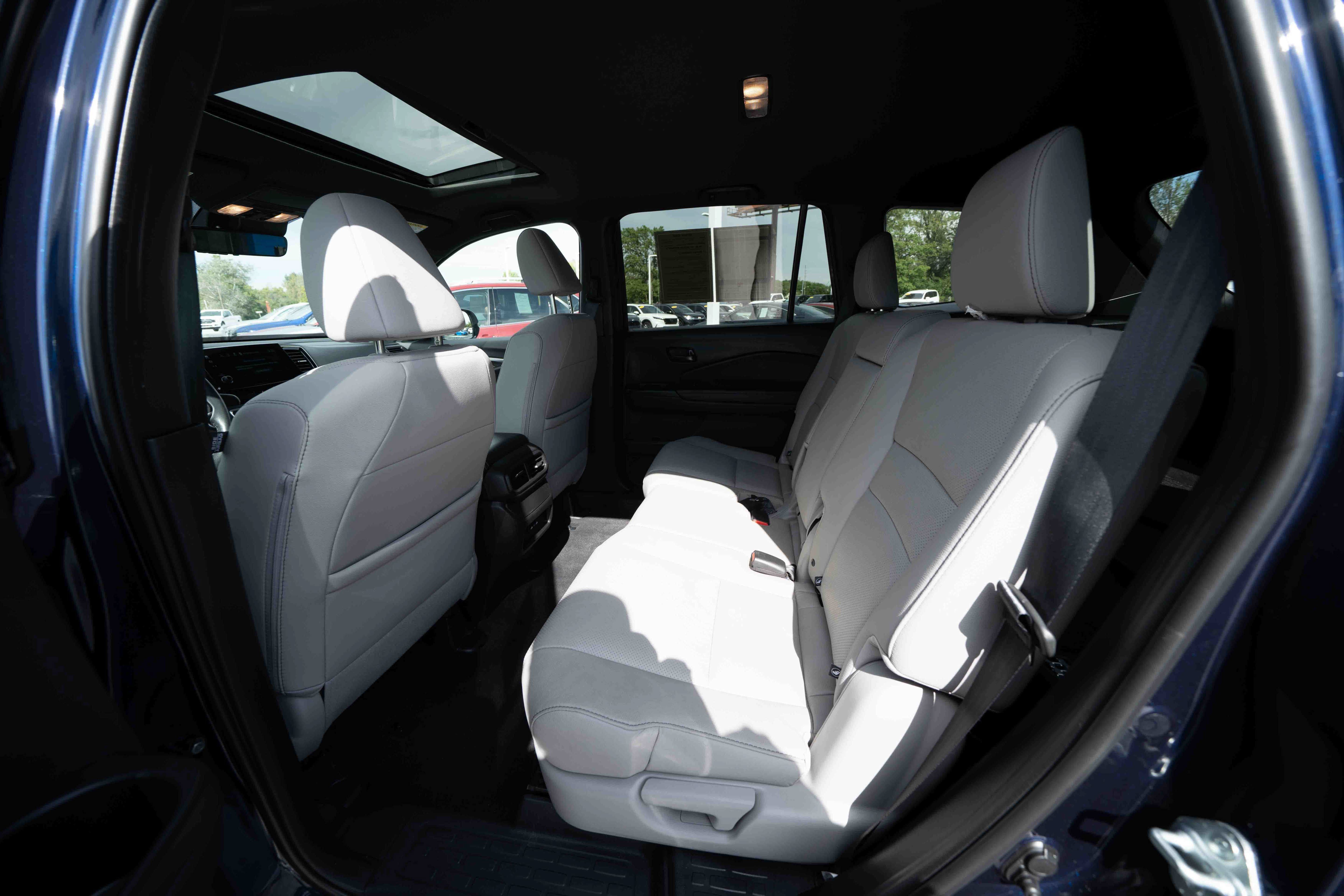 Used 2025 Honda Passport EX-L image 23