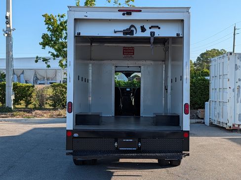 Used 2022 Ford Transit 350 DRW RWD image 15