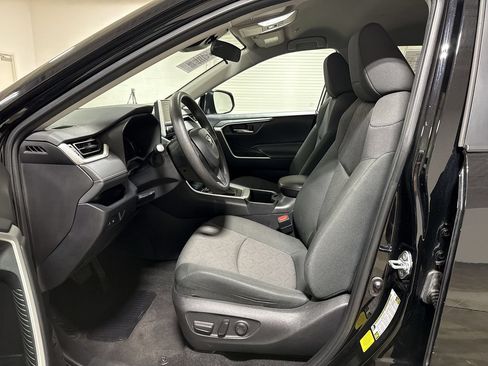 Used 2024 Toyota RAV4 XLE FWD image 19
