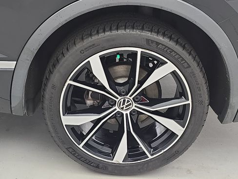 Certified 2023 Volkswagen Tiguan SEL R-Line AWD/4WD image 34