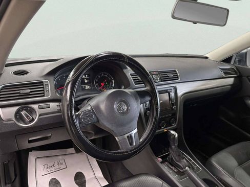 Used 2015 Volkswagen Passat 1.8T Limited Edition FWD image 11