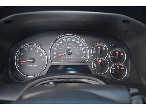 Used 2007 GMC Envoy SLE image 13