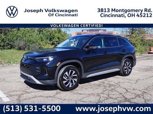 Certified 2025 Volkswagen Tiguan S image 1