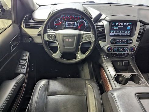 Used 2020 GMC Yukon SLT w/ Premium Edition image 7