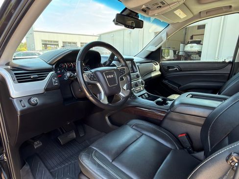 Used 2019 GMC Yukon SLT w/ Open Road Package image 11