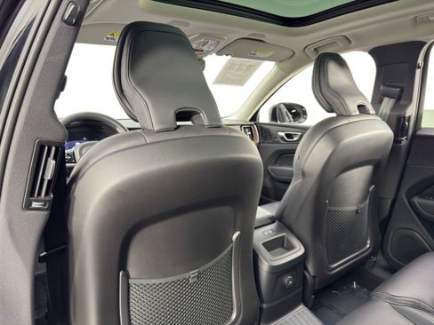 Used 2023 Volvo XC60 T8 Ultimate w/ Climate Package image 35