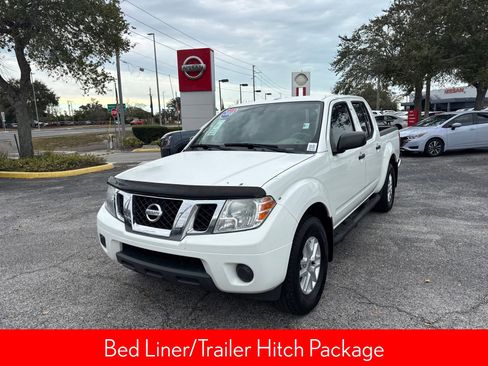 Used 2018 Nissan Frontier SV image 3