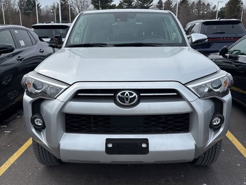 Used 2024 Toyota 4Runner SR5 Premium image 2