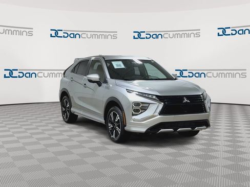 Used 2023 Mitsubishi Eclipse Cross SEL AWD/4WD image 2