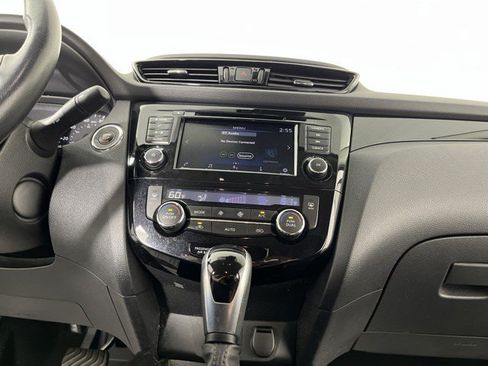 Used 2021 Nissan Rogue Sport SV FWD image 21