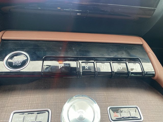 New 2025 Lincoln Navigator Reserve AWD/4WD image 25
