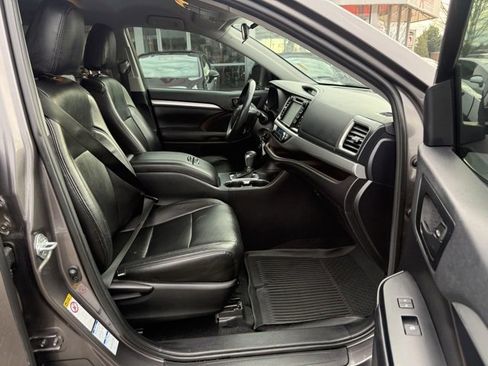 Used 2019 Toyota Highlander Plus image 30