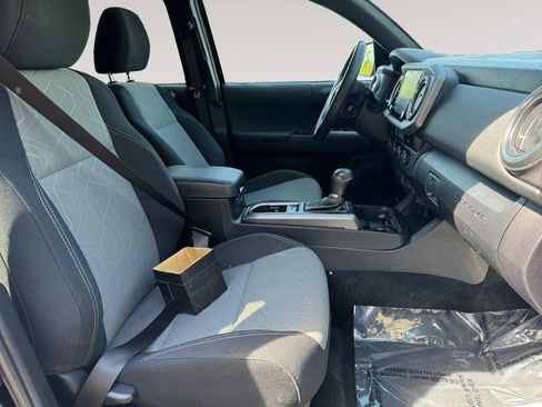 Used 2023 Toyota Tacoma TRD Sport w/ Technology Package AWD/4WD image 15