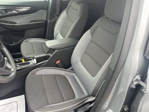 Used 2025 Chevrolet TrailBlazer LT FWD image 17
