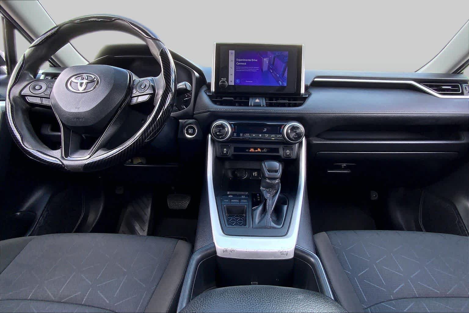Used 2023 Toyota RAV4 XLE FWD image 15
