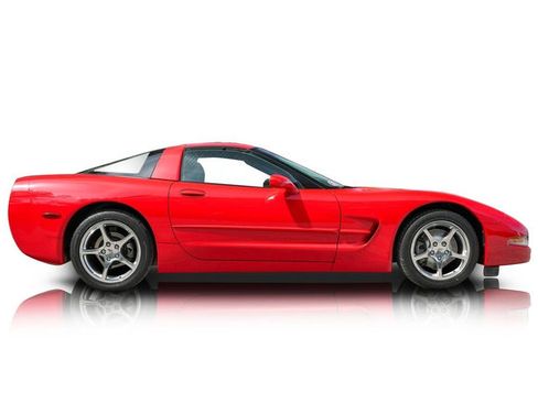Used 2002 Chevrolet Corvette Coupe w/ Preferred Equipment Group2 RWD image 2