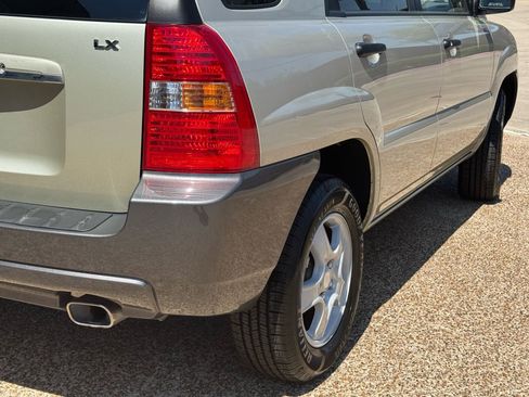 Used 2007 Kia Sportage LX image 4