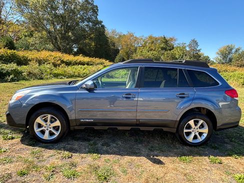 Used 2014 Subaru Outback 2.5i Limited image 8