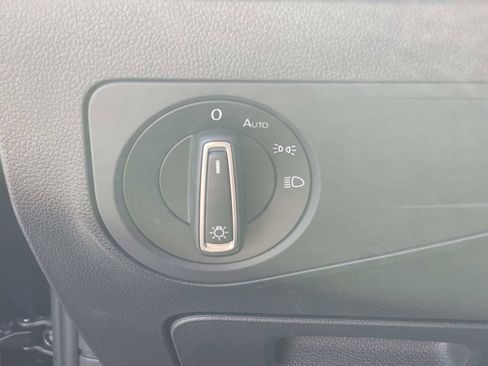 Used 2023 Volkswagen Tiguan SE FWD image 25