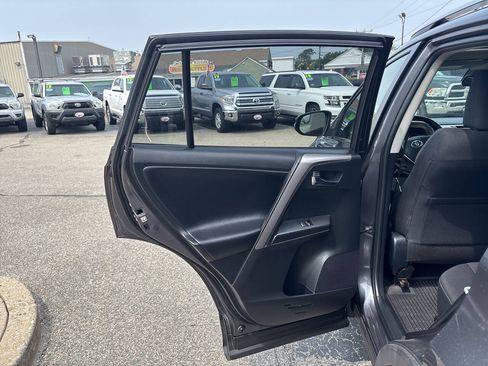 Used 2017 Toyota RAV4 XLE w/ Plus Special Value Package AWD/4WD image 31