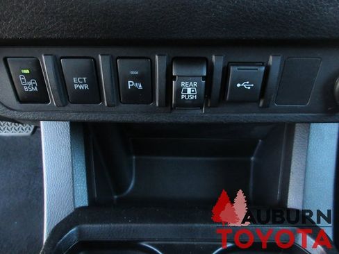 Certified 2021 Toyota Tacoma SR5 image 18