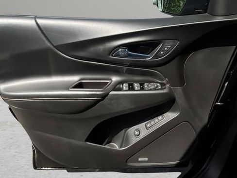 Used 2022 Chevrolet Equinox Premier FWD image 34