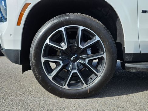 Used 2026 Chevrolet Suburban RST w/ Comfort Package AWD/4WD image 11