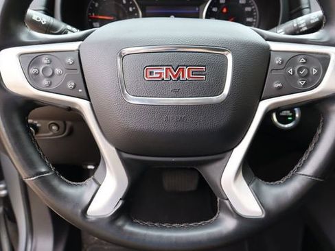 Used 2024 GMC Terrain SLT FWD image 11
