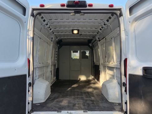 Used 2024 RAM ProMaster 2500 w/ Convenience Group FWD image 20