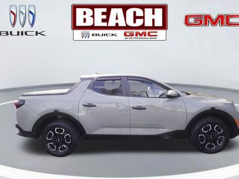 Used 2023 Hyundai Santa Cruz SE image 2