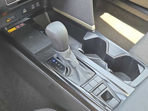 Used 2025 Toyota Camry LE image 27