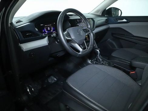 Certified 2022 Volkswagen Taos SE w/ Panoramic Sunroof Package AWD/4WD image 18