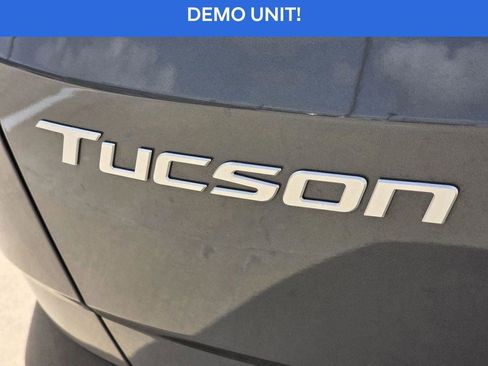 Used 2025 Hyundai Tucson SEL FWD image 12