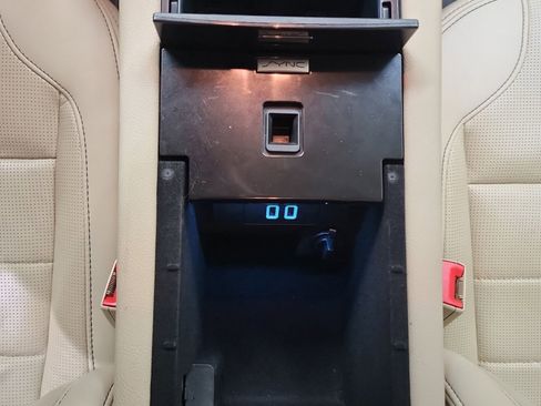 Used 2019 Ford Taurus Limited image 29