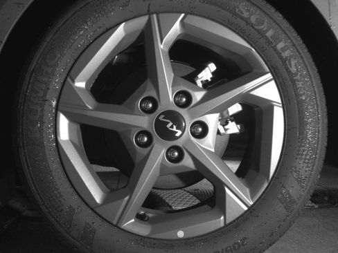 Used 2025 Kia K4 LXS image 14