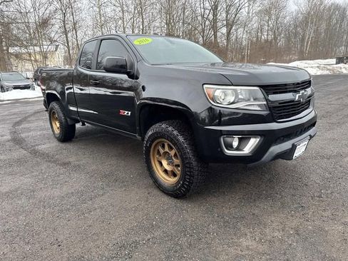 Used 2016 Chevrolet Colorado Z71 w/ Z71 Midnight Edition image 9