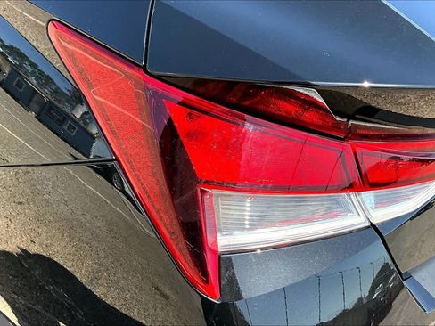 Used 2023 Hyundai Elantra SEL FWD image 28