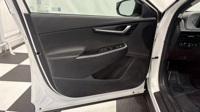 Used 2023 Kia EV6 Light RWD image 15