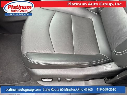 Used 2024 GMC Terrain SLT w/ Elevation Edition image 12