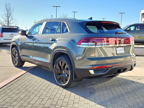 New 2026 Volkswagen Atlas Cross Sport SE image 2