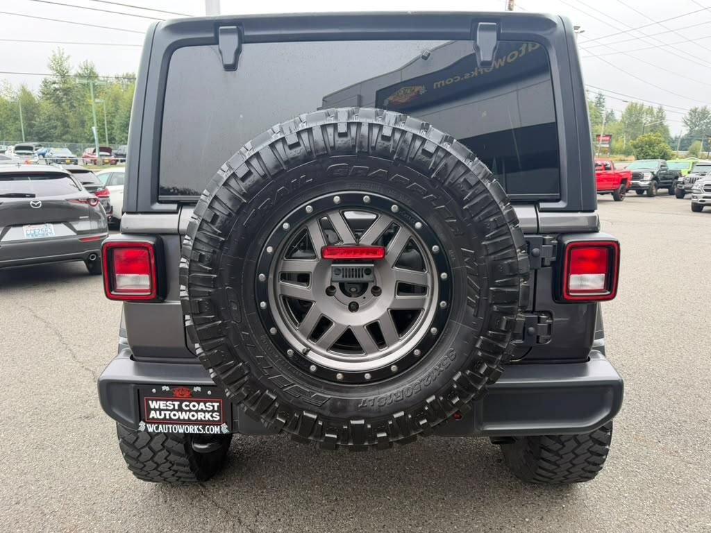 Used 2019 Jeep Wrangler Unlimited Sahara AWD/4WD image 6