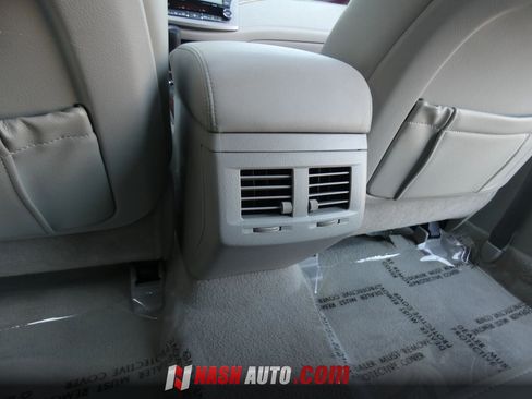 Used 2011 Toyota Avalon FWD image 51