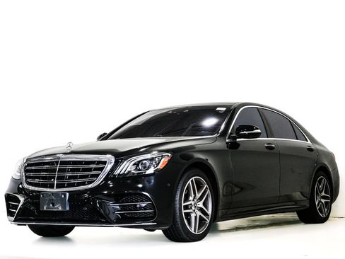 Used 2018 Mercedes-Benz S 560 4MATIC Sedan image 3
