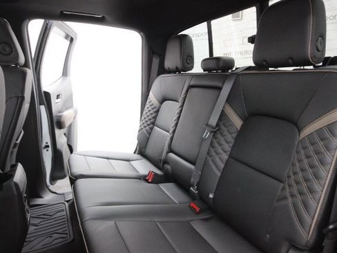 Used 2023 GMC Canyon Denali image 29